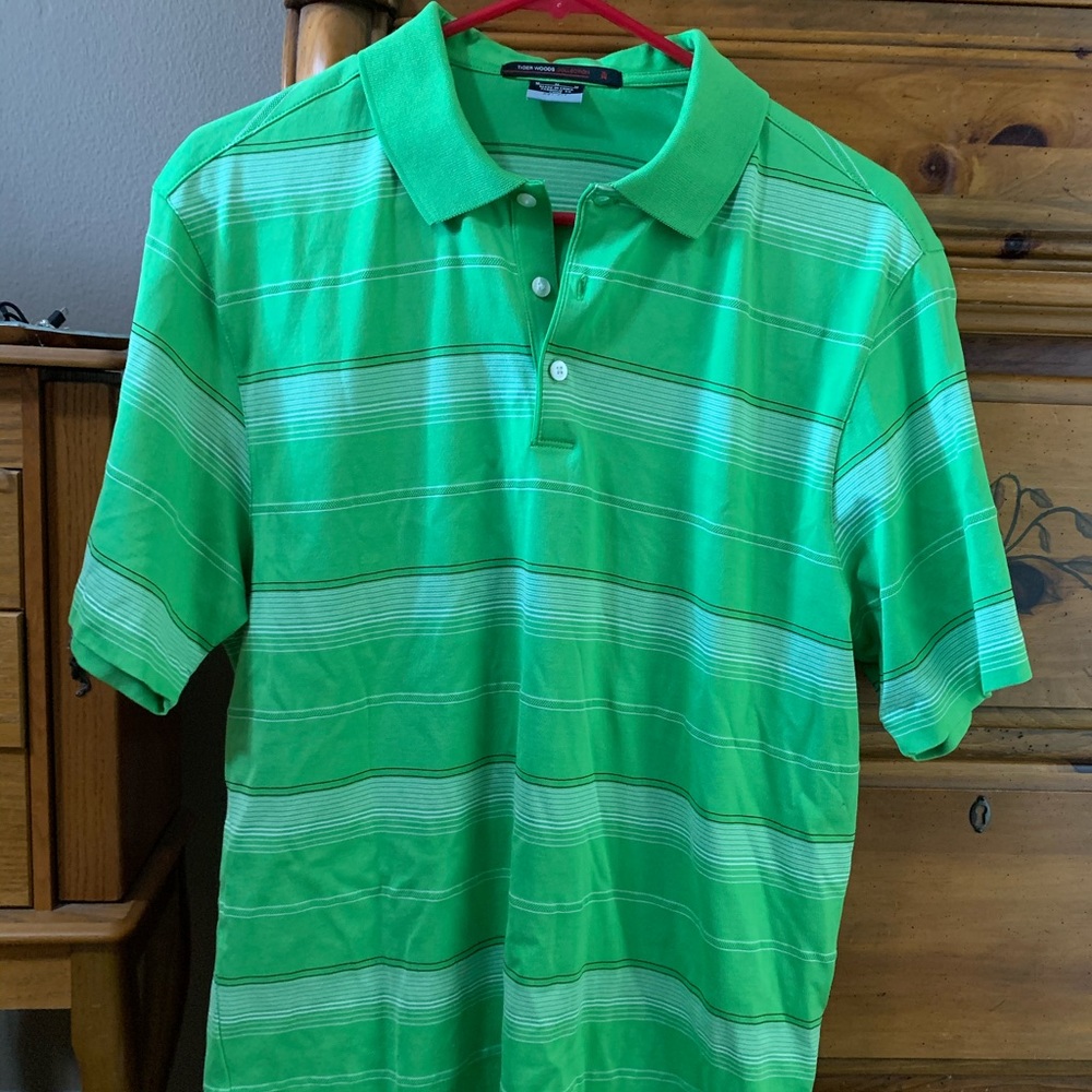 Men’s golf shirt